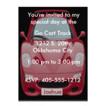 Invitation rouge d'anniversaire de voiture de cour