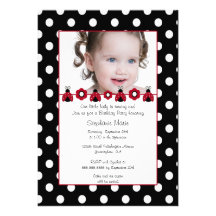 Invitation rouge mignonne de fête d'anniversaire d