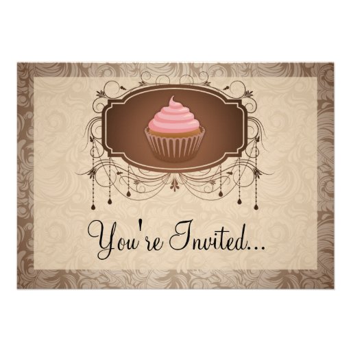 Invitations élégantes de petit gâteau de damassé d