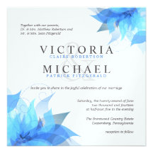 Invitations florales bleues et blanches profondes 