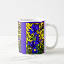 Iris bleu dans les pensées mugs à café