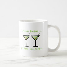 J'ai des jumeaux, ainsi je bois deux fois plus mugs à café