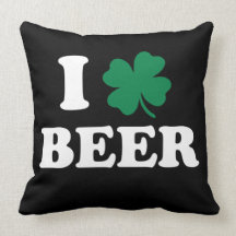 J'aime la bière - le jour de St Patrick de shamroc Oreiller