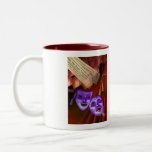 J'aime le drame avec des masques de drame dessus d tasses à café