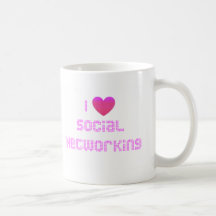 J'aime le rose social de mise en réseau mug à café