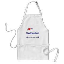 J'aime mon rottweiler (le chien femelle) tabliers