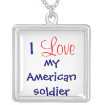 "Je collier aime mon soldat américain"