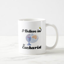 je crois à l'eucharistie mugs à café