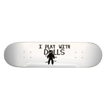 Je joue avec le vaudou de poupées skateboards personnalisés
