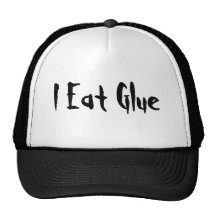 Je mange la colle casquette