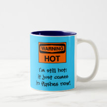 Je suis encore chaud ; il vient juste dans les fla tasse
