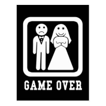 Jeu au-dessus du mariage juste marié carte postale