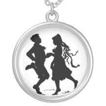Jeune danse de couples collier personnalisé