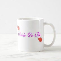 Jeune mariée à être tasse