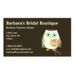 Jeune mariée blanche de hibou avec le carte de vis