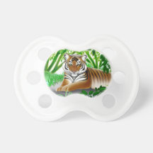 Jeune tétine paisible de bébé de tigre de Bengale