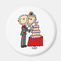 Jeunes mariés par l'aimant de gâteau de mariage