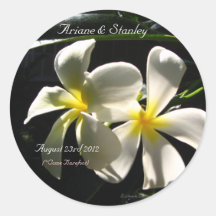 Joints tropicaux blancs d'enveloppe de fleurs de P Autocollant Rond