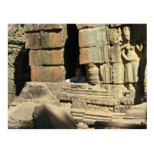 Jouant dans les ruines… merci Prohm, le Cambodge Carte Postale