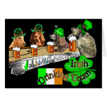Jour de la Saint Patrick potable irlandais d'équip Cartes De Vœux