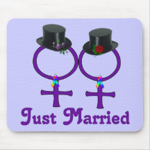 Juste lesbienne formelle mariée tapis de souris