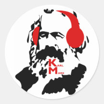 KARL MARX AVEC DES ÉCOUTEURS AUTOCOLLANTS