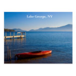 Kayak rouge sur le lac George, NY Cartes Postales