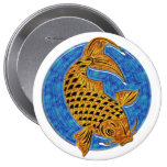 Koi d'or dans l'étang en verre bleu badges avec agrafe