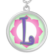 L initial pendentif