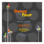 La couleur lunatique pointille l'anniversaire mign faire-parts