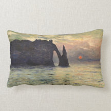 La falaise, Etretat, coucher du soleil par Monet,  Coussin