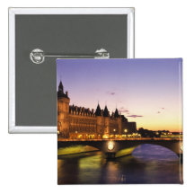 La France, Paris, rivière la Seine et Conciergerie Pin's