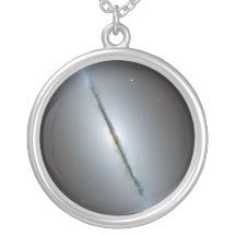 La galaxie NGC 5866 102 plus malpropres d'axe Bijouterie