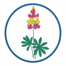 La lettre O fleurit la chemise brodée par monogram