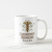 La médecine de secours bascule la tasse