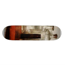 La médecine met grand et court en bouteille skateboards