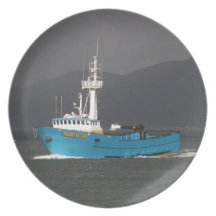 La Mer du Nord, bateau de pêche de crabe dans le p Assiette