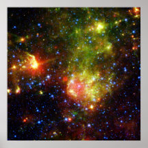 La mort poussiéreuse d'une NASA massive d'étoile Poster