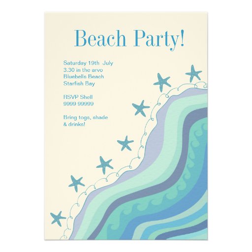 La plage bleue ondule l'invitation de partie d'été