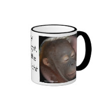 La prière des enfants d'orang-outan tasse