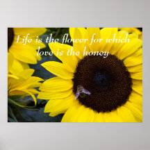 L'abeille dans l'amour d'affiche de tournesol est 