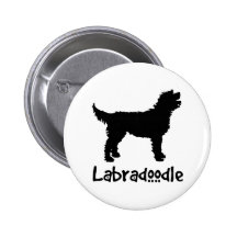 Labradoodle avec le texte frais pin's