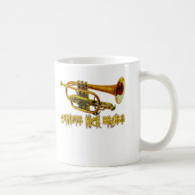 Laiton de coup-de-pied de cornets mugs