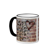 L'amour n'échoue jamais le graffiti mug