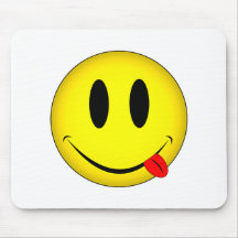 Langue souriante de visage tapis de souris