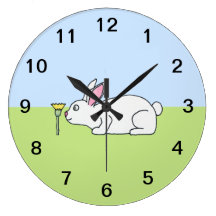 Lapin blanc. Sur une pelouse Pendule Murale