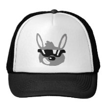 Lapin de bande dessinée avec des lunettes de solei casquettes