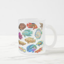 L'aquarium d'eau douce pêche la tasse