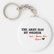 L'armée a mon soldat, mais j'ai son coeur porte-clé