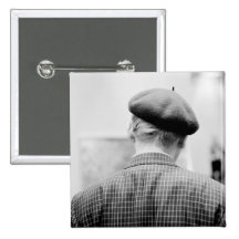 L'Asie, Japon, Tokyo. Homme avec le béret, métro d Pin's Avec Agrafe